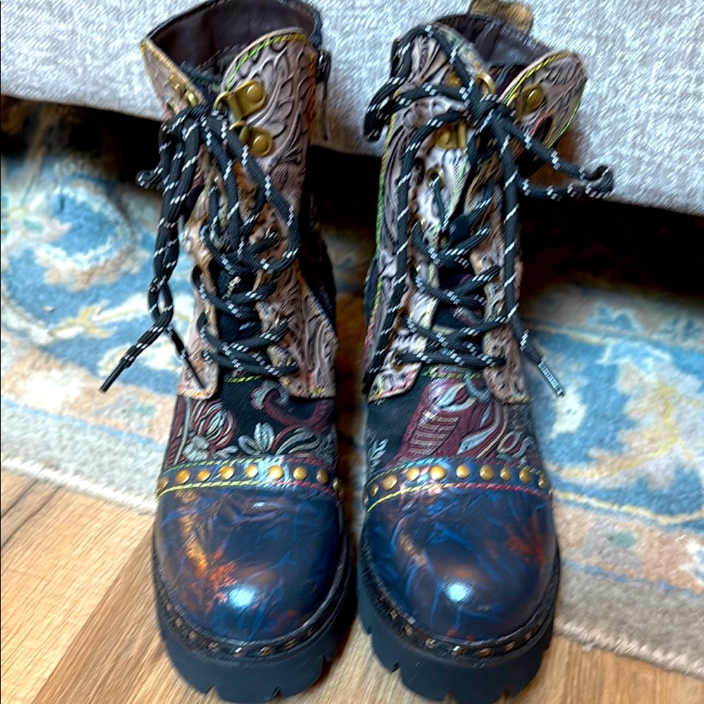 Women's Multicolor Lace-Up Boots